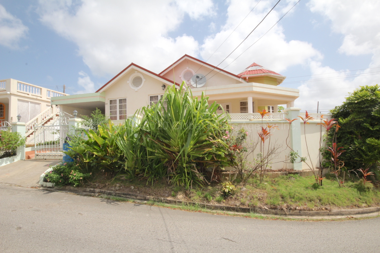 Newbury Heights Country Road , St. Global Estate Agency